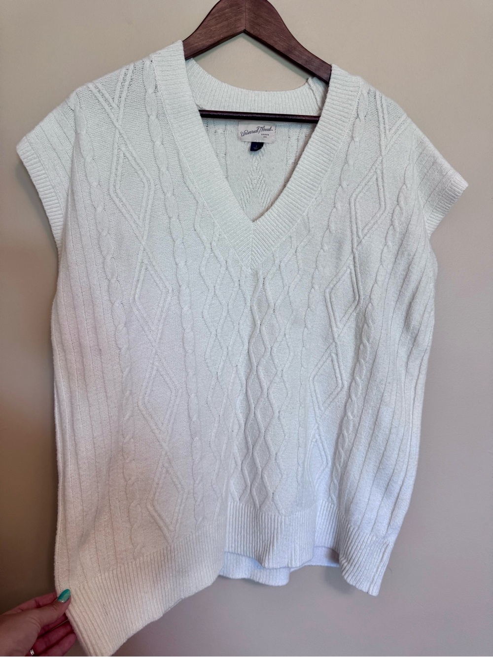 Universal Thread Cream Cable Knit V-Neck Sweater Vest